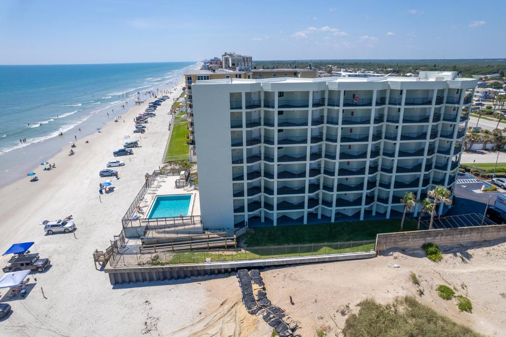 Ocean View With A Beachfront Pool At Ocean Trillium Condo ~ 702 New Smyrna Beach Exterior photo